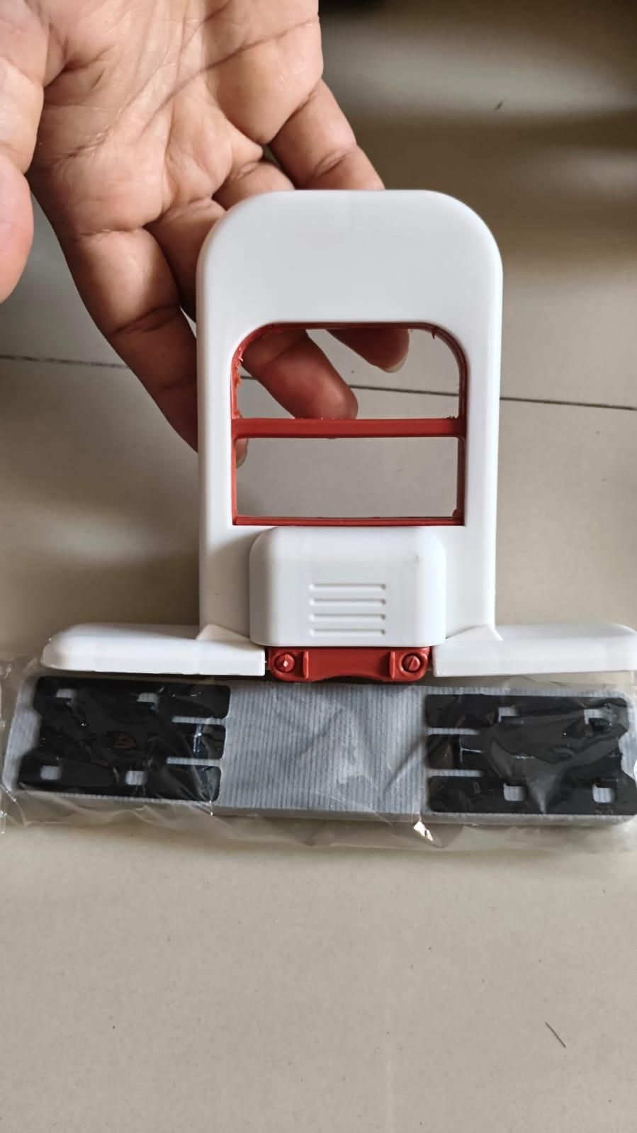 Mini Foldable Desktop Mop – Self-Squeeze Sponge Cleaning Tool